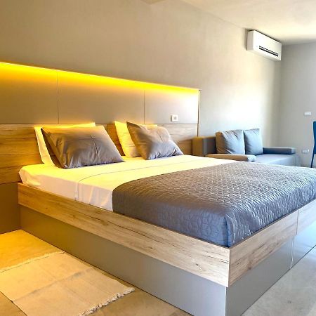 Rooms And Apartments Lisjak Koper Bagian luar foto