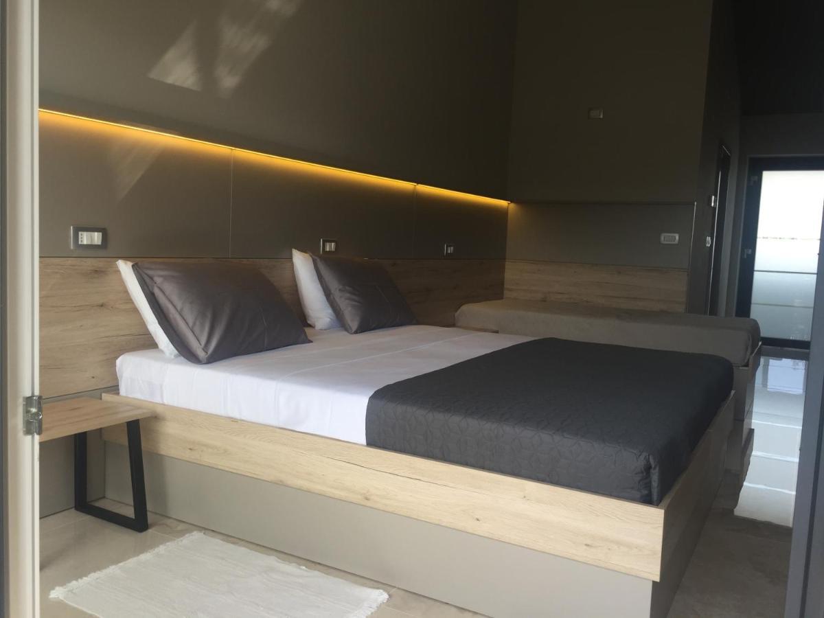 Rooms And Apartments Lisjak Koper Bagian luar foto