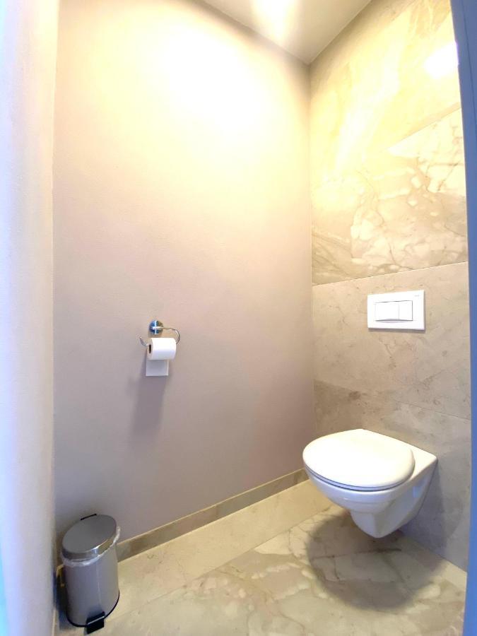 Rooms And Apartments Lisjak Koper Bagian luar foto