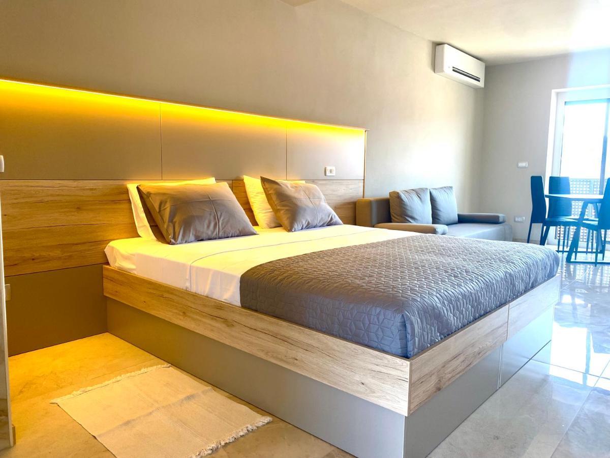 Rooms And Apartments Lisjak Koper Bagian luar foto