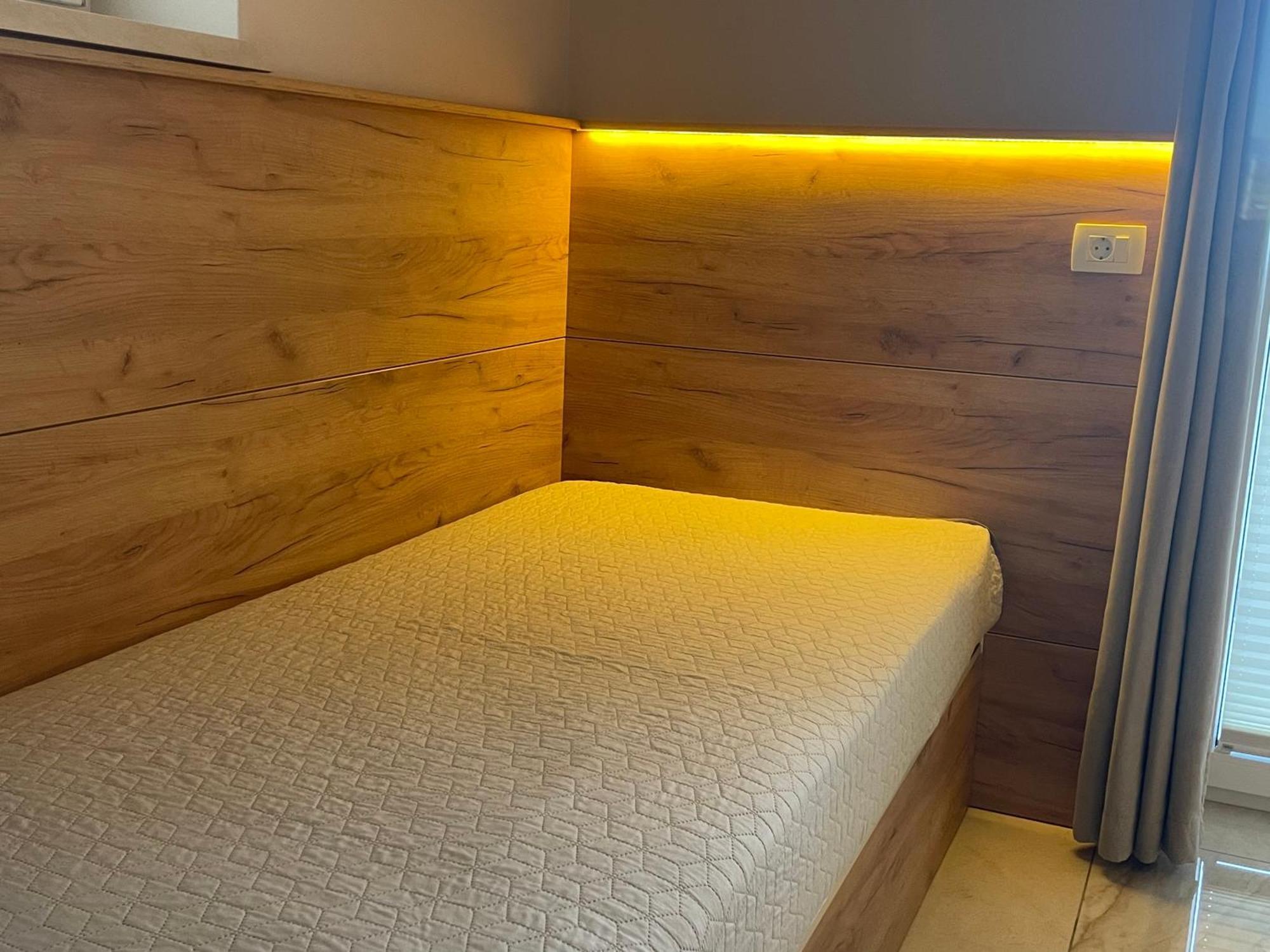 Rooms And Apartments Lisjak Koper Bagian luar foto