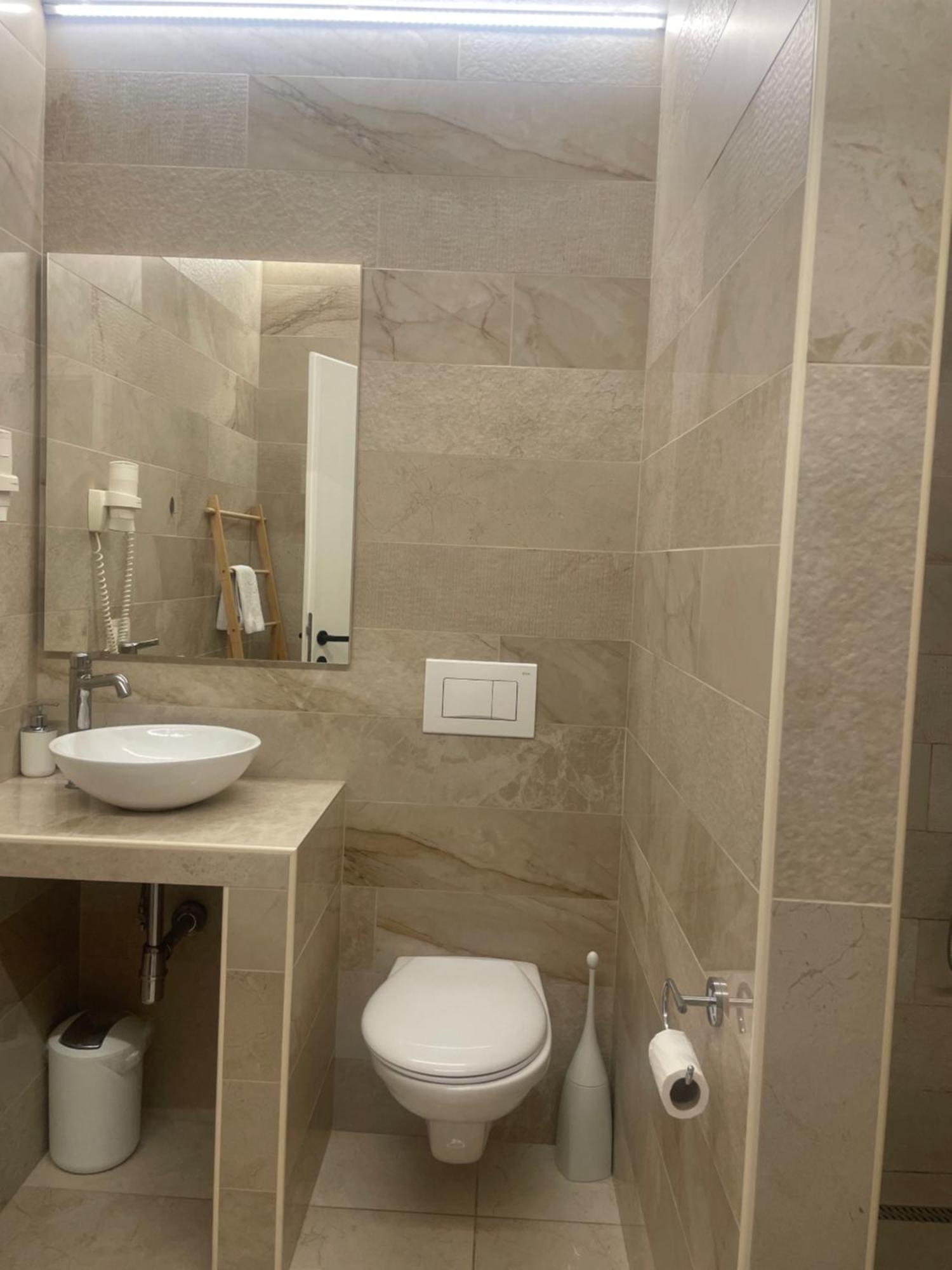Rooms And Apartments Lisjak Koper Bagian luar foto
