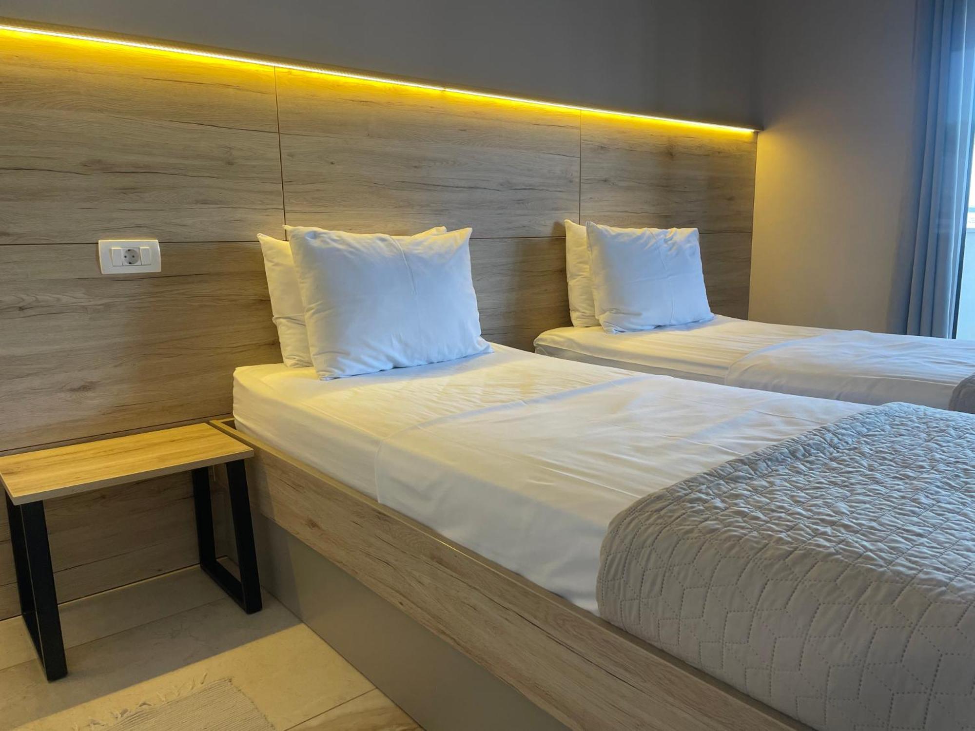 Rooms And Apartments Lisjak Koper Bagian luar foto